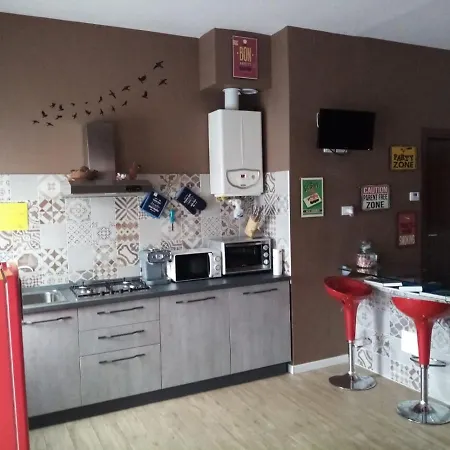 Emmanueli65 Fronte Clinica Per 5 Matrimoniale 2 Singoli 1 Divano Letto * Piacenza