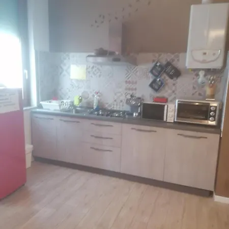 Bed & Breakfast Emmanueli65 Fronte Clinica Per 5 Matrimoniale 2 Singoli 1 Divano Letto Piacenza