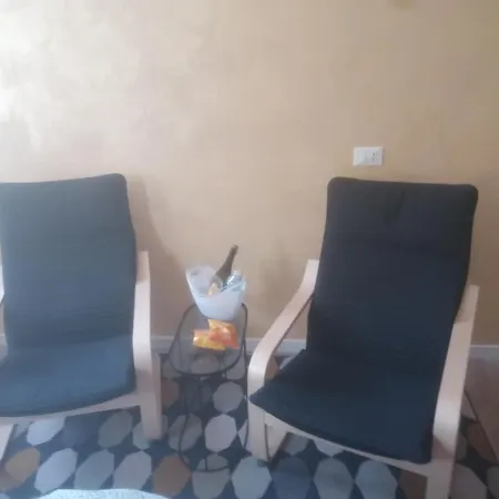 Emmanueli65 Fronte Clinica Per 5 Matrimoniale 2 Singoli 1 Divano Letto Bed & Breakfast *